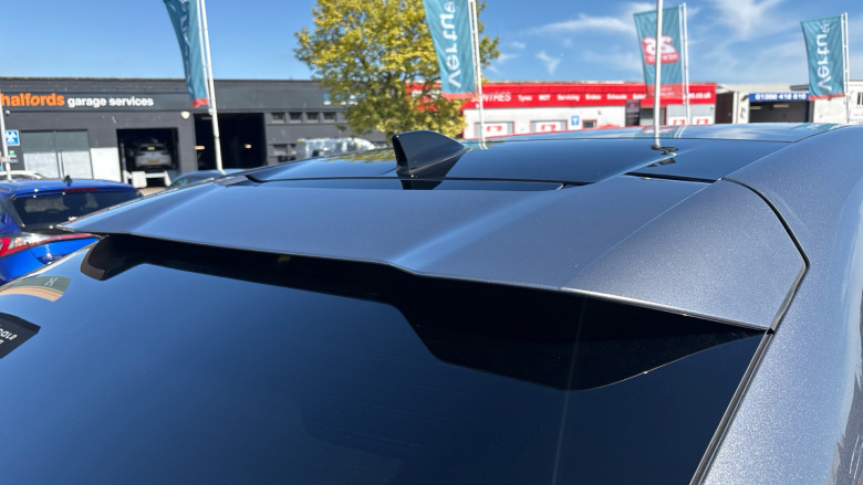 Renault Rafale E-Tech FHEV Iconic Esprit Alpine 5dr Auto 4C Hybrid Estate